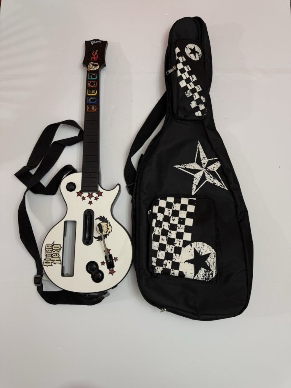 Guitar Hero Les Paul Wireless Guitar Controller Wii RedOctane + Gig Bag